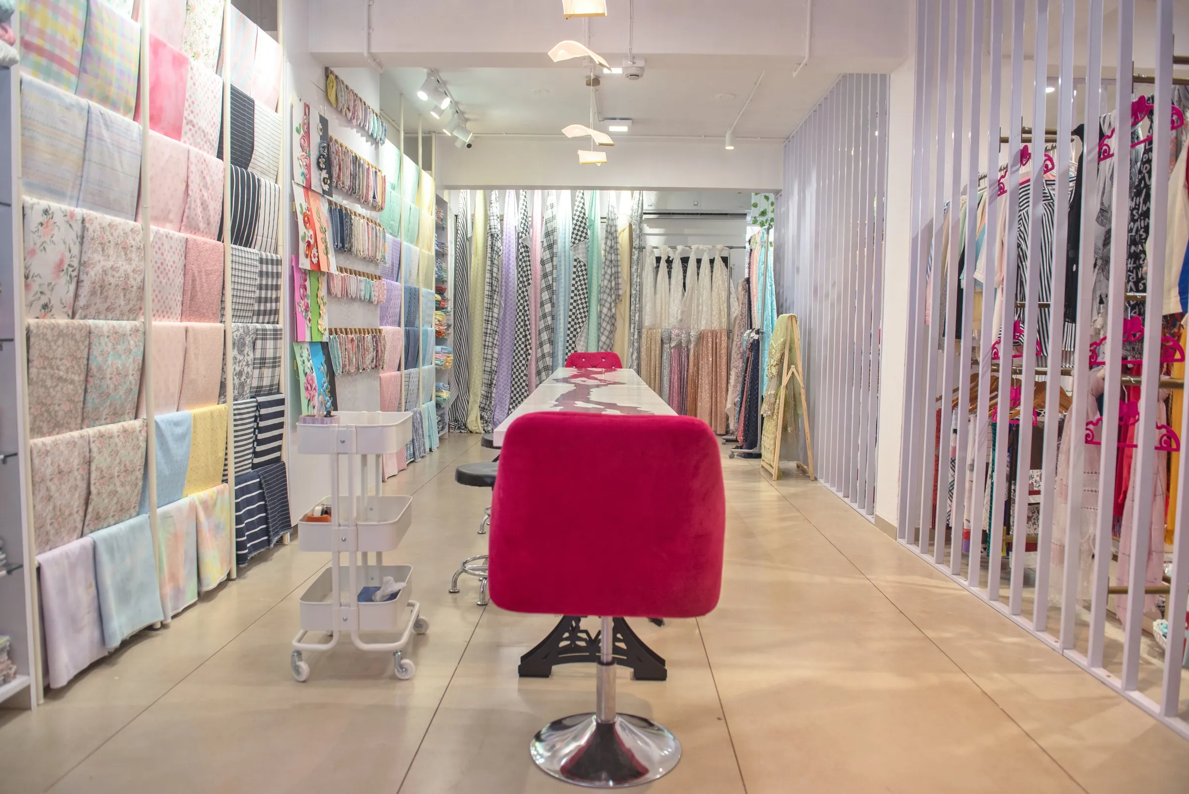 RS Ridas boutique interior by Tealtell, Mumbai (2 of 3)